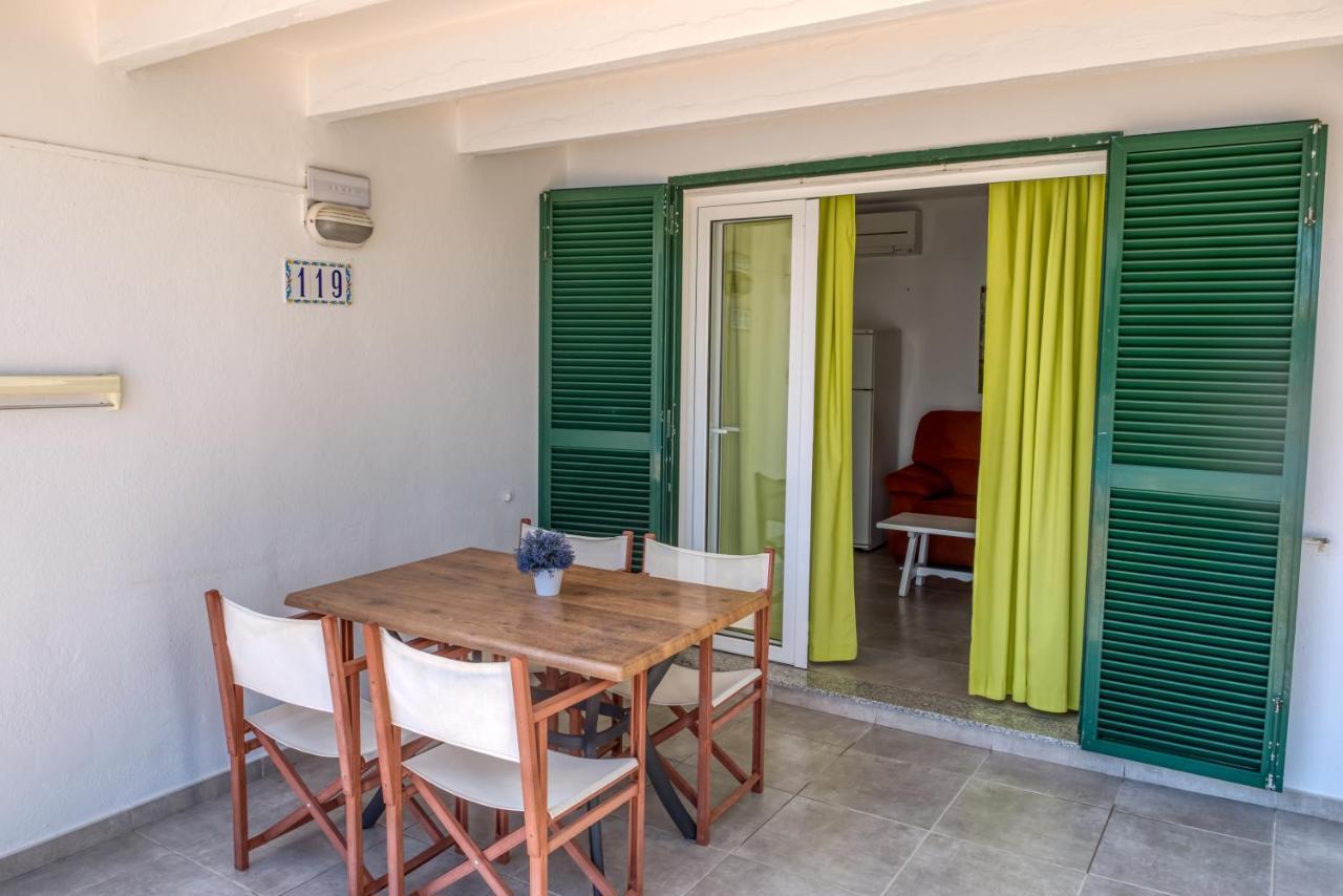 Apartamentos Las Golondrinas Cala' en Bosch Bagian luar foto