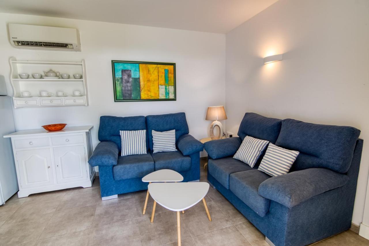 Apartamentos Las Golondrinas Cala' en Bosch Bagian luar foto