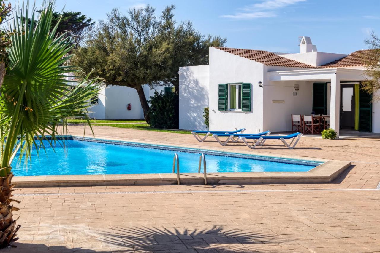 Apartamentos Las Golondrinas Cala' en Bosch Bagian luar foto